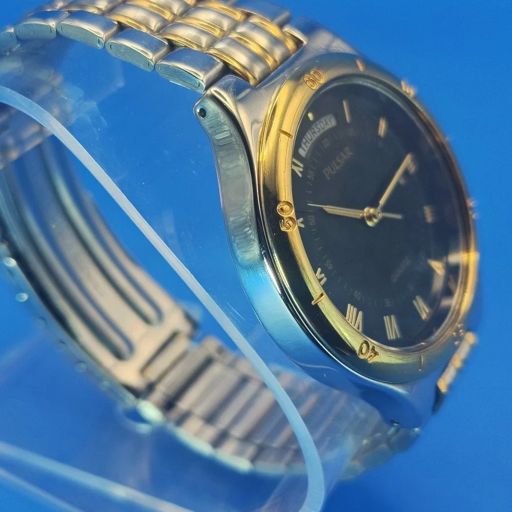 Vintage 1988 Pulsar by Seiko Day Date 35mm Mens Quartz Dress Watch Full Box Set